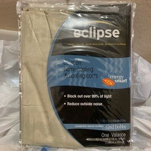 Eclipse valance window grid print cream